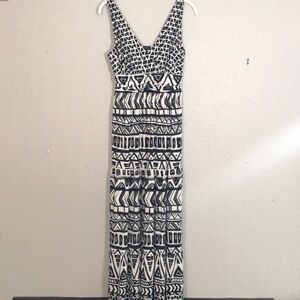 INC INTERNATIONAL CONCEPTS Black & White V-Neck Maxi Dress size M